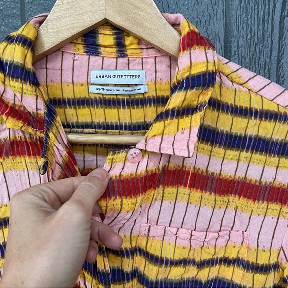 Urban Outfitters Austin Printed Button-Down Shirt - Picture 6 of 9